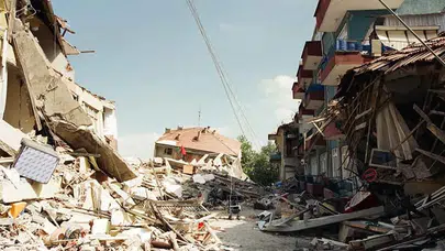 17 Ağustos'un üzerinden 18 yıl geçti; İstanbul'un 1 milyon nüfuslu ilçesinde deprem için toplanma alanı yok!
