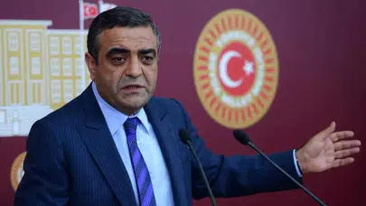 CHP'li Sezgin Tanrıkulu:Kemal Paşa' Pankartının İçeri Alınmadığı İddiaları Doğru Mudur?