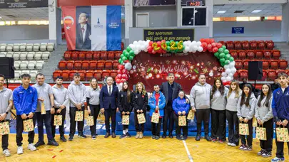 İzmirli sporcular 2025'ta toplam 238 madalya kazanarak başarılarına başarı kattı