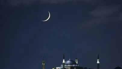 Hilal Görüldü mü? Bayram Karmaşası, Oruç Devam Ediyor mu?