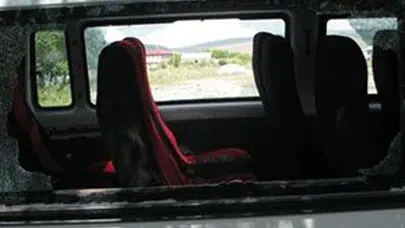Teröristler minibüs taradı: 3 ölü, 2 yaralı