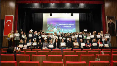 Çankaya'da 300 kursiyer Bahçıvanlık eğitimini başarıyla tamamlayarak sertifika aldı.