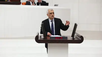 Dr. Gergerlioğlu ÖFG TV’de Van- Hakkari Tabip Odası Başkanı Hüseyin Yaviç ve Suruç Katliamında hayatını kaybeden Nazegül Boyraz'ın kızı Yasemin Boyraz’ı konuk, etti!