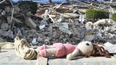 Depremde Kayıp Çocuklar Tartışması: İYİ Partili Çirkin’den İki Bakana Çelişki Sorusu