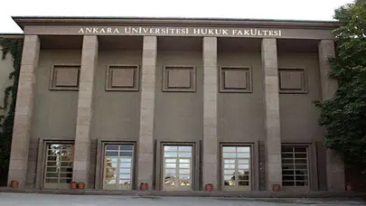 İhraç edildiği üniversiteye öğrenci olarak döndü