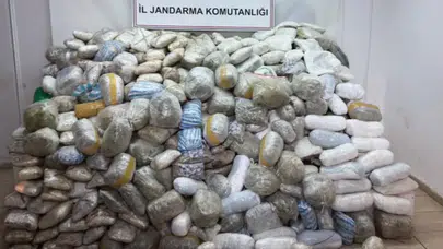 Van ve Hakkari'de 406 Kilogram Uyuşturucu Ele Geçirildi