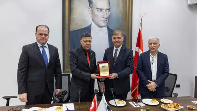 İzmir'in kalkınması için üretim ve yatırım şart, engeller aşılmalı diyen Başkan Tugay'dan yol haritası!