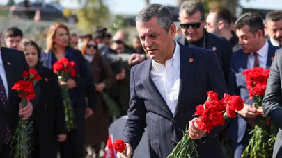 CHP lideri Özgür Özel deprem yıldönümünde Malatya’da: Şehitlik ziyareti ve mevlit programı