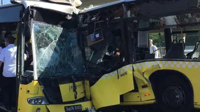 Son dakika... 2 metrobüs kafa kafaya çarpışmıştı, acı haber geldi