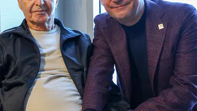 Özgür Özel, Hikmet Çetin'i ziyaret etti