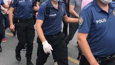Arkadaşı ile plan yapıp babasını öldürdü!