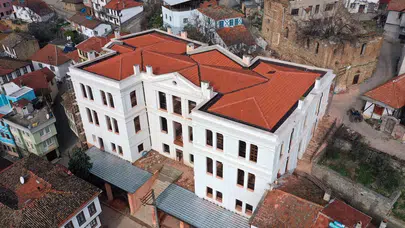 Mudanya Belediyesi Taş Mektep'i Geleceğe Taşıyor