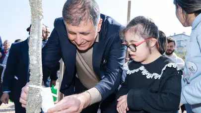 İzmir'de itfaiyecilere ithaf edilen mikro orman dikimi başladı, 10 bin ağaçla şehir yeşilleniyor