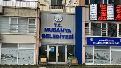 MUDANYA BELEDİYESİ PERSONELİ YENİ YILI BİRLİKTE KARŞILADI BAŞKAN TÜRKYILMAZ: 'BİZ BİRBİRİNİ SEVEN, KOCAMAN BİR AİLEYİZ'