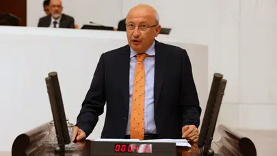CHP'li Çakırözer Meclis'te Bakan Fakıbaba'ya tarım alanlarının korunması çağrısında bulundu