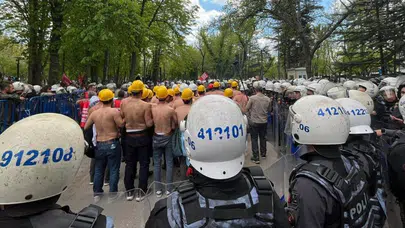 Doruk Madencilik İşçileri Açlık Grevinde 8. Günde: Bakanlığa Yürüyüşlerine Polis Ablukası