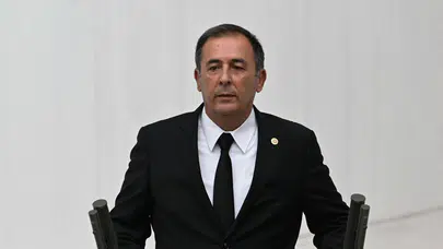 CHP'li Mustafa Erdem'den özelleştirme kararına tepki: AKP'nin reva gördüğü, biz yoksullaşırken ülkemizin değerlerini satıp saraylarda sefa sürmek"