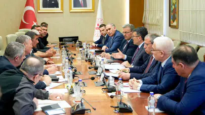 Doruk Madencilik İşçilerinin Açlık Grevi Sona Erdi: Bakanlık Toplantısında Uzlaşma Sağlandı