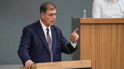 İzmir Büyükşehir ve ESHOT faaliyet raporları kabul edildi: Cemil Tugay’dan sert mesajlar