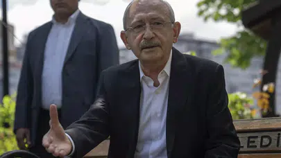 Kılıçdaroğlu Gazetecilerin Sorularını Yanıtladı: "Kurultay Olacak, Çare Yok"