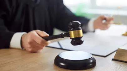 Susmayınca bebeğini öldürmüştü ! İşte istenen ceza