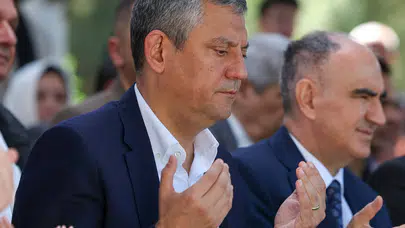 Soma faciasının 12’nci yılında hüzünlü anma: CHP lideri Özgür Özel 301 madenciyi kabirleri başında andı