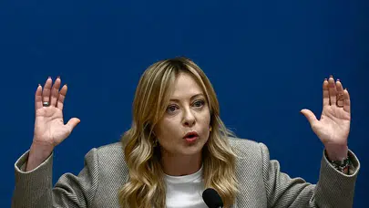 Meloni’den yapay zeka ile üretilen fotoğrafına tepki: “İnanmadan önce doğrulayın”