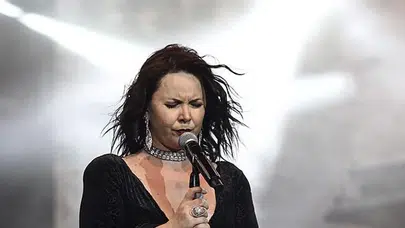 Şebnem Ferah Konser Biletleri 26 Dakikada Tükendi: 150 Bin Kişi Kuyruğa Girdi