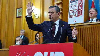ÖZGÜR ÖZEL: "SANDIĞA, SEÇME HAKKINA VE SEÇTİKLERİNE SAHİP ÇIKANLARA HELAL OLSUN, SELAM OLSUN"