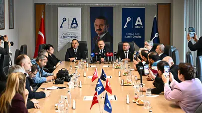 Yavuz Ağıralioğlu Çorum’da Konuştu: “Türkiye’nin Parti Kavgasına Değil, Plana İhtiyacı Var”