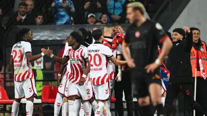 Samsunspor’dan Galatasaray’a Ağır Darbe! Fenerbahçe ile Puan Farkı 4’e İndi