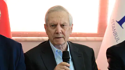 Aziz Yıldırım’dan Fenerbahçe taraftarını heyecanlandıran transfer açıklaması: 2 santraforla prensip anlaşması