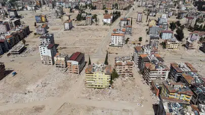 Hatay’daki deprem mağduriyetleri Meclis gündeminde: “Kira yardımı evler teslim edilene kadar sürmeli”