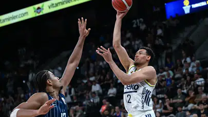 Fenerbahçe Beko Uzatmalarda Güldü! Anadolu Efes’i Eleyerek Finale Yükseldi