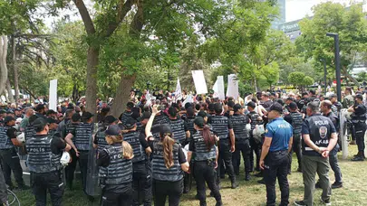 Öğretmenlerin Ankara'daki açlık grevine polis müdahalesi: 14 gözaltı!