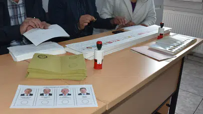 AGİT raporu: "Yetkililer, depremden etkilenen yaklaşık 2 milyon seçmenin oy kullanmasını kolaylaştırmak için yeterli önlem almadı"