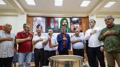 Başkan Tugay Karşıyaka’da Aşure Lokmasını Paylaştı