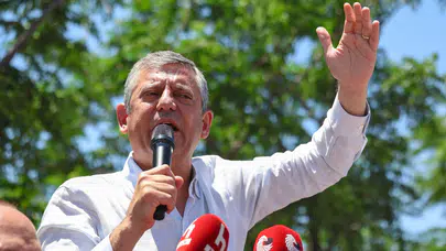 Özgür Özel İzmir'de konuştu: "Sandık varsa varız, sandık yoksa yokuz"