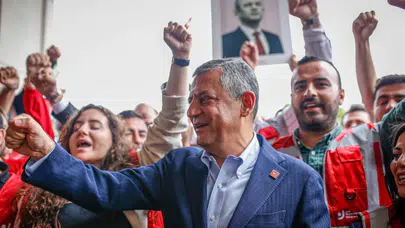 Özgür Özel’den Lüleburgaz’da sert mesajlar: “Millete diz çöktüremezsiniz”