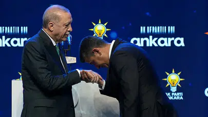 Haymana Belediye Başkanı Levent Koç AK Parti’ye katıldı: Erdoğan’ın elini öpmesi gündem oldu