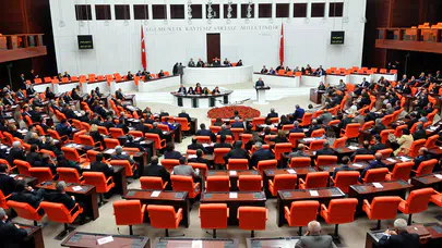 Torba yasa genişliyor: Öğrenci affı pakete giriyor, üniversiteye dönüş yolu açılıyor