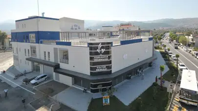 Güzelbahçe Belediyesi'nden Çocuklara Yüzme Kursu