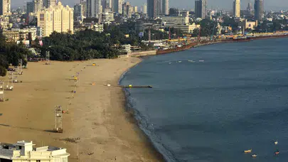 Hindistan'ın Mumbai kentinde bina çöktü