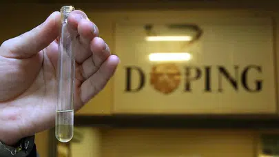 Dopingden ceza alan sporcular federasyon başkanını silahla tehdit etti!