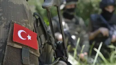 Gazi Yunus'un bilinmeyen hikayesi: Türk bayraklı kolyeyi vermemek için…