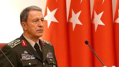 Genelkurmay Başkanı Hulusi Akar Suriye sınırında