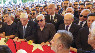 Kemal Kılıçdaroğlu, Kadir İnanır'ın cenaze törenine katıldı