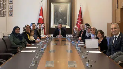 Özgür Özel’den öğretmenler için çağrı: “1611 mağdurun hakkı Meclis kapanmadan teslim edilmeli”