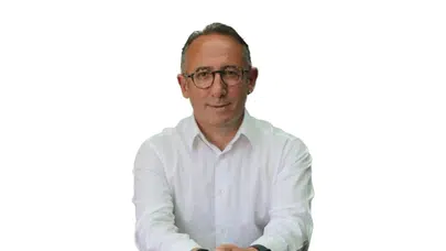Tutuklu gazeteci Murat Aksoy'un eşinden çocuklarına: Babanız kampa gitti çocuklar