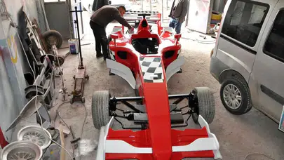 Kaporta ustası, hurda otomobil ve traktör parçalarından 'Formula 66'yı yaptı